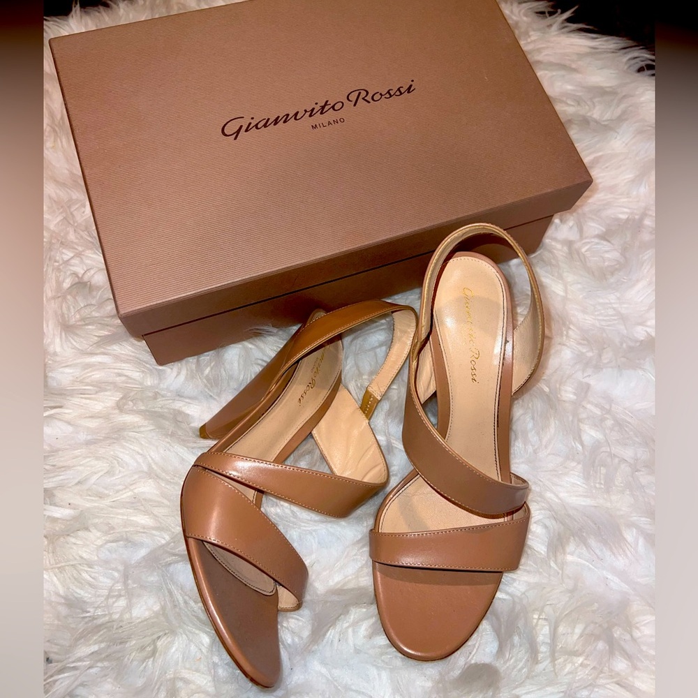 Gianvito Rossi tan sandal size 8.5